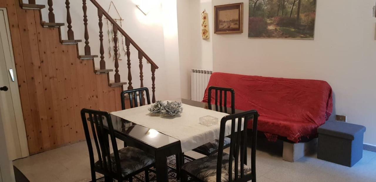 Terrazza Nel Borgo Lejlighed Santo Stefano di Magra Eksteriør billede